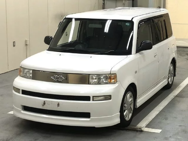 Toyota bB  с аукциона в Японии
