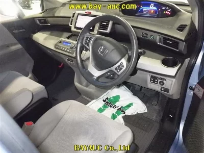 HONDA FREED HYBRID