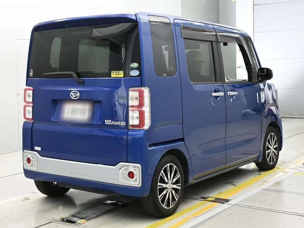 Daihatsu Wake  с аукциона в Японии