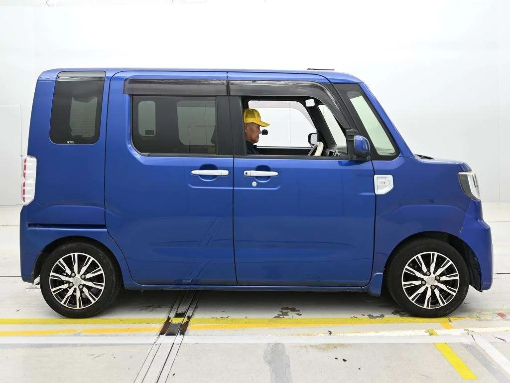 Daihatsu Wake  с аукциона в Японии