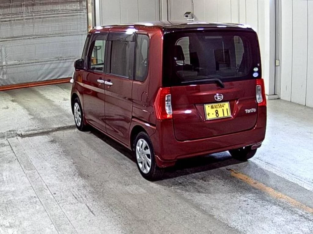 Daihatsu Tanto  с аукциона в Японии
