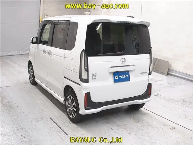 Honda N BOX CUSTOM  с аукциона в Японии
