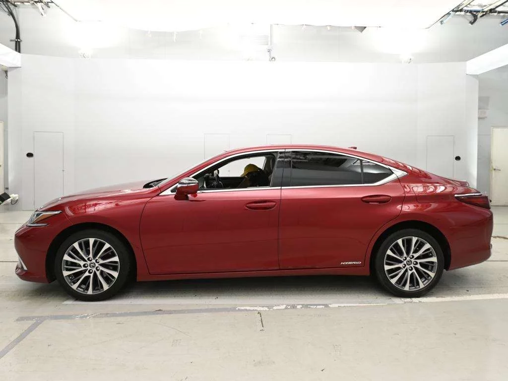 Lexus ES300h  с аукциона в Японии