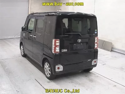 Toyota Pixis Mega