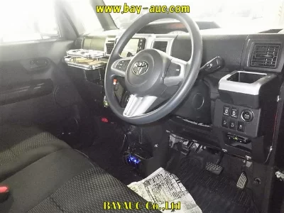 Toyota Pixis Mega