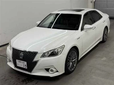 Toyota CROWN HYBRID