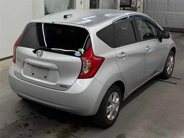 Nissan Note  с аукциона в Японии