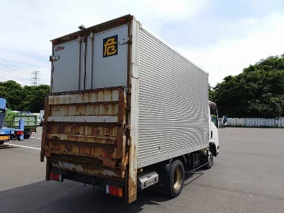 Isuzu Elf