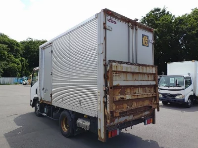 Isuzu Elf