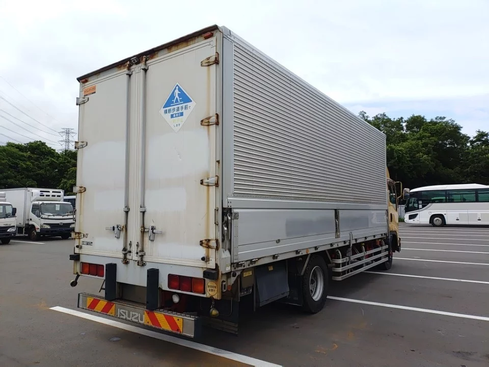 Isuzu Forward  с аукциона в Японии