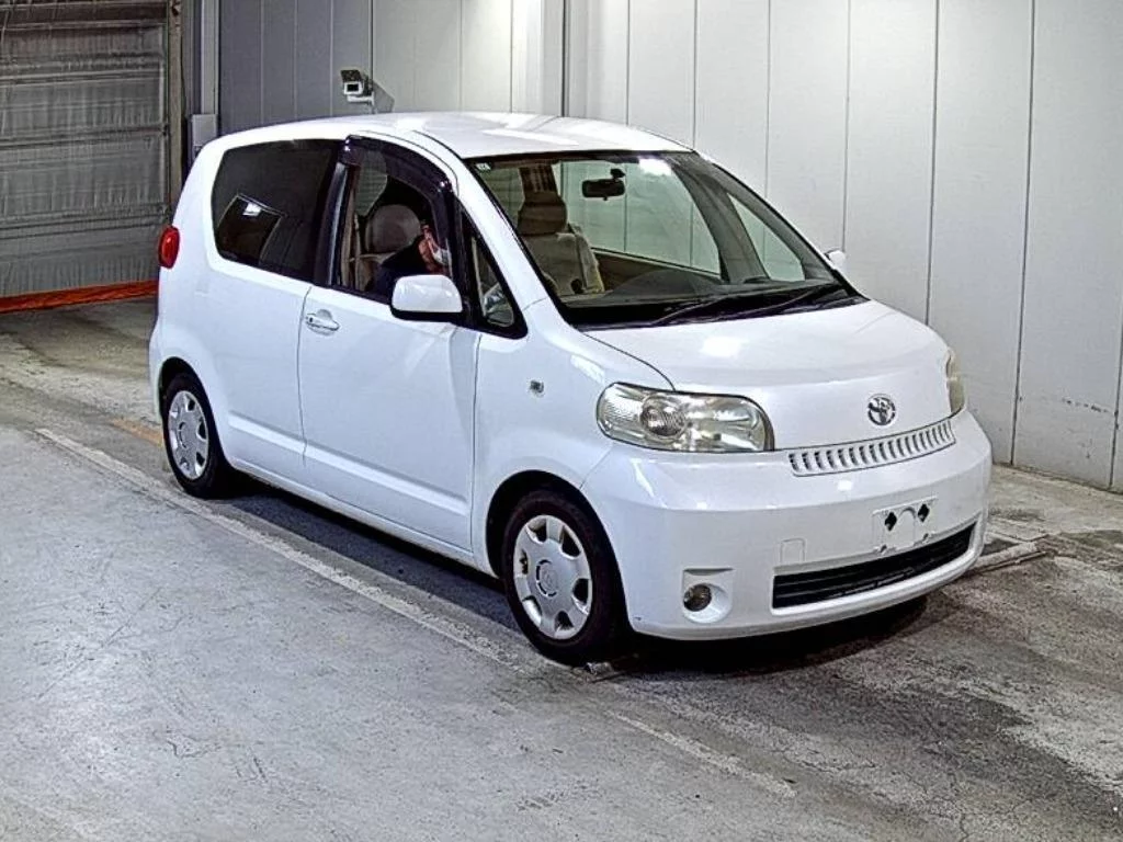 Toyota Porte  с аукциона в Японии