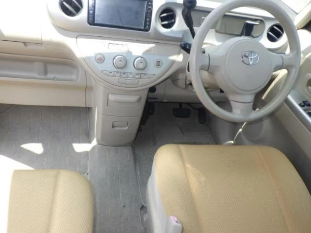 Toyota Porte  с аукциона в Японии