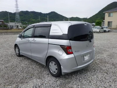 Honda Freed Spike