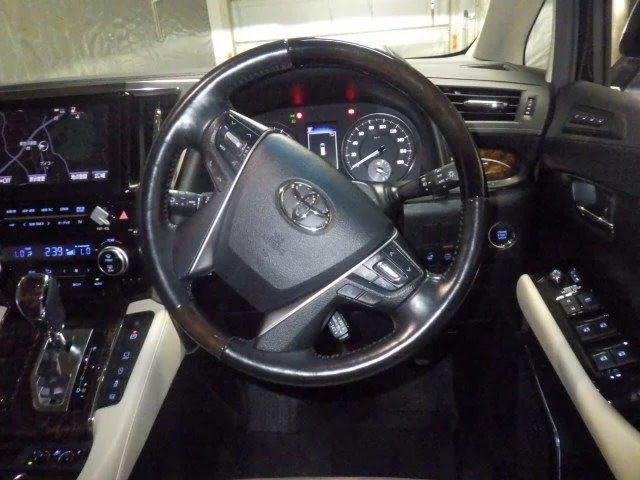 Toyota Vellfire  с аукциона в Японии
