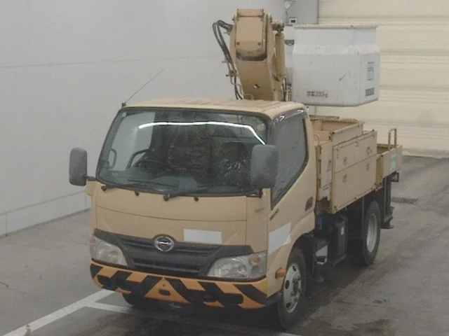 Hino Dutro  с аукциона в Японии