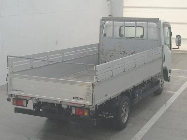 Isuzu Elf  с аукциона в Японии