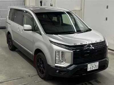 MITSUBISHI DELICA D:5