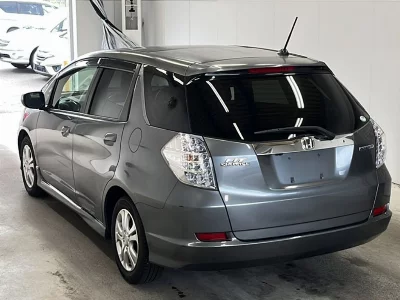 Honda FIT SHUTTLE HYBRID