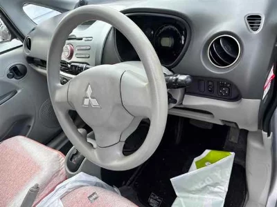Mitsubishi i