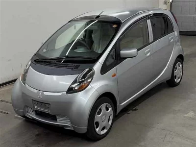 Mitsubishi i