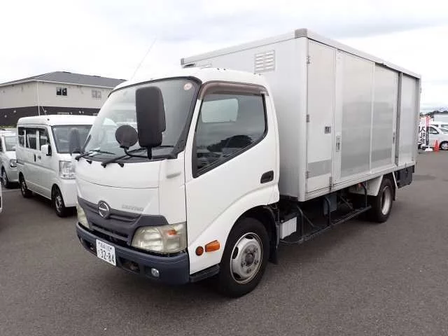 Hino Dutro  с аукциона в Японии