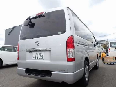 Toyota HiAce Van