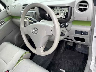 Toyota Pixis Space