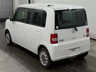 Toyota Pixis Space