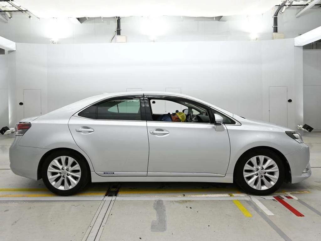 Lexus HS250h  с аукциона в Японии