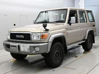 Toyota LAND CRUISER 70