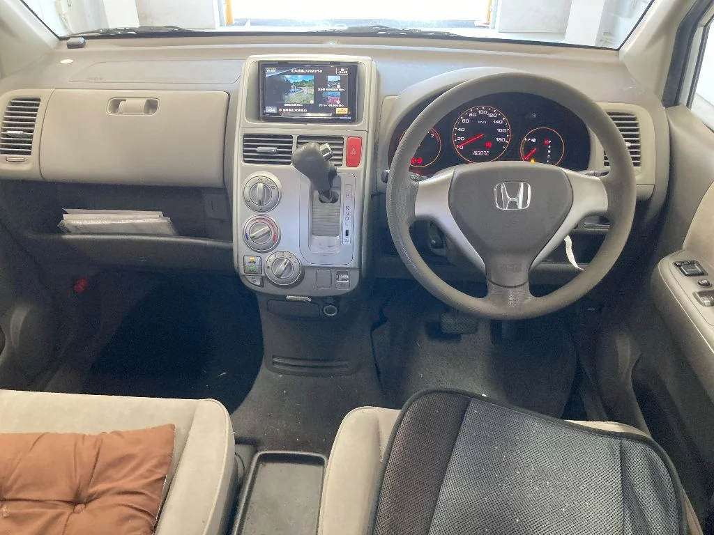 Honda Mobilio  с аукциона в Японии
