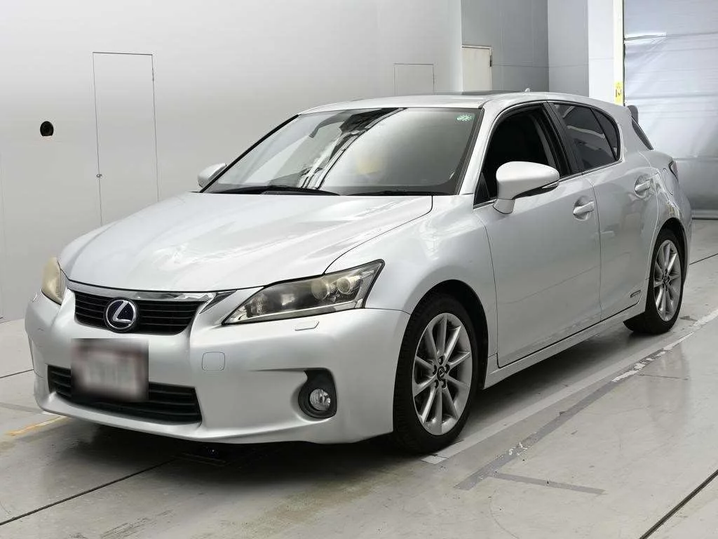 Lexus CT200h  с аукциона в Японии