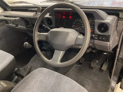 Toyota LAND CRUISER 70