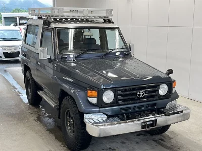 Toyota LAND CRUISER 70