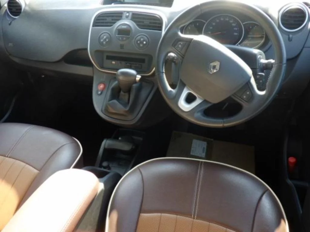 Renault Kangoo  с аукциона в Японии