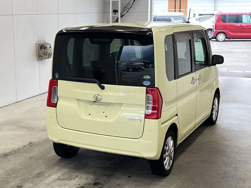 Daihatsu Tanto  с аукциона в Японии