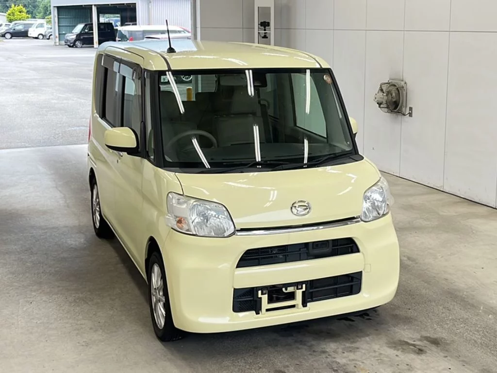 Daihatsu Tanto  с аукциона в Японии