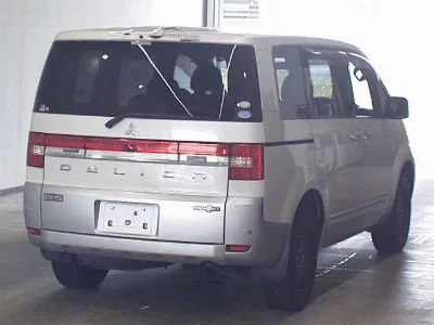 Mitsubishi Delica D:5