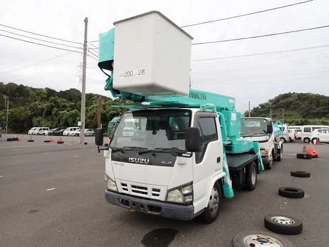 Isuzu Elf  с аукциона в Японии