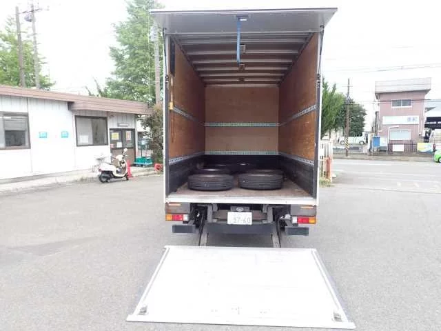 Mitsubishi Fuso Canter  с аукциона в Японии
