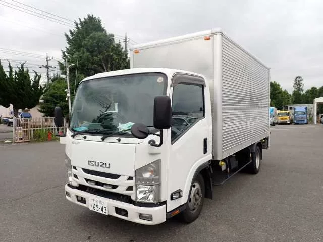 Isuzu Elf  с аукциона в Японии
