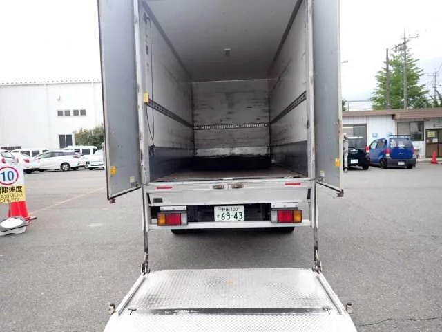 Isuzu Elf  с аукциона в Японии