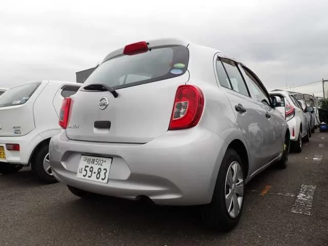 Nissan March  с аукциона в Японии