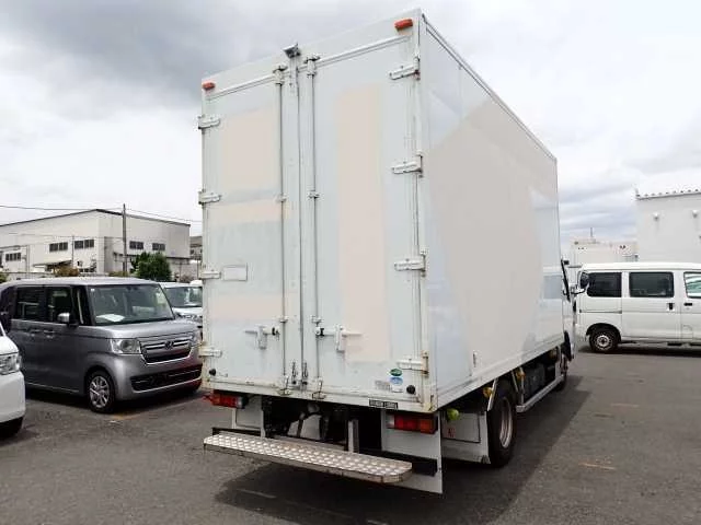 Mitsubishi Fuso Canter  с аукциона в Японии