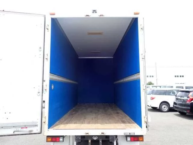 Mitsubishi Fuso Canter  с аукциона в Японии