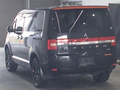 Mitsubishi Delica D:5