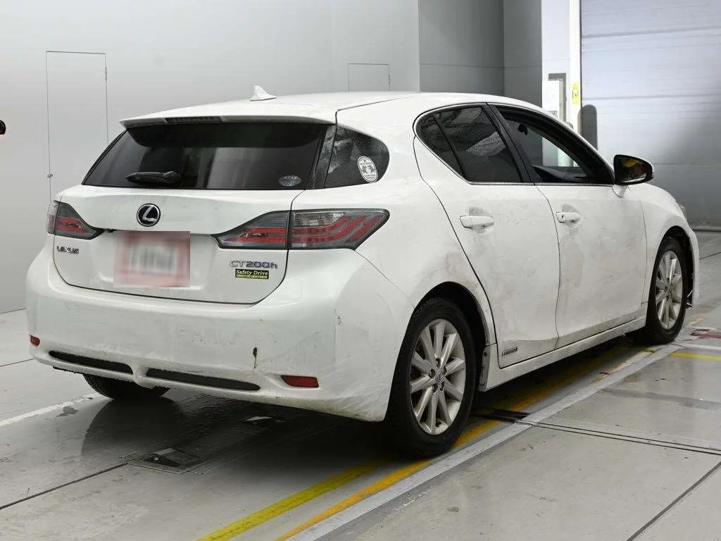 Lexus CT200h  с аукциона в Японии
