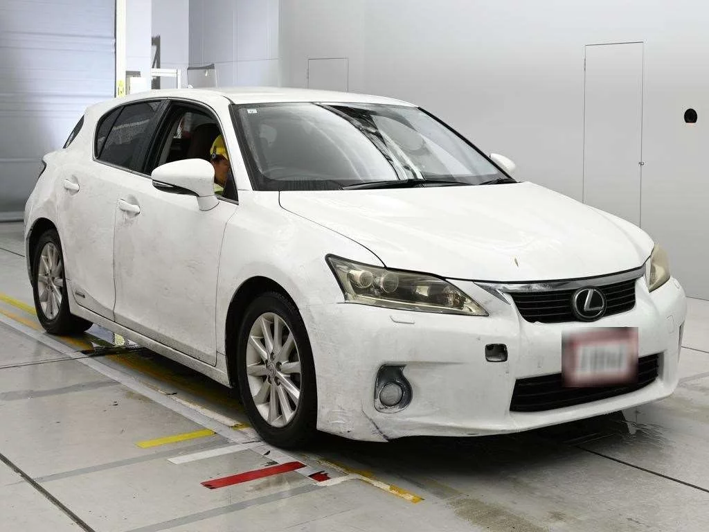 Lexus CT200h  с аукциона в Японии