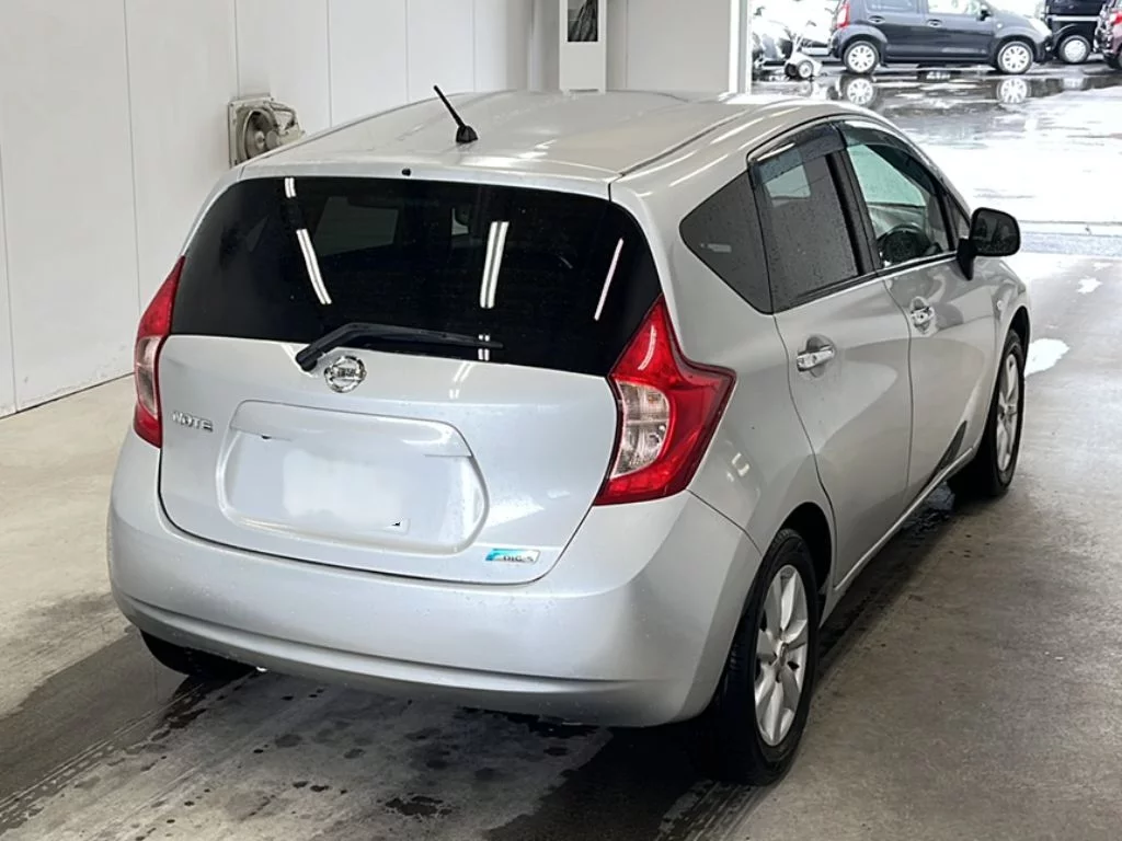 Nissan Note  с аукциона в Японии