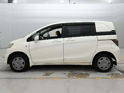 Honda Freed Spike